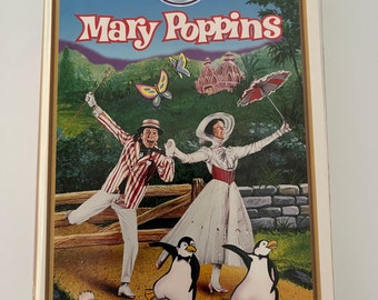 Vintage VHS Walt Disney's 'Mary Poppins' Clamshell VHS Tape (Masterpiece Collection) #023 ISBN 1-55890-039-x