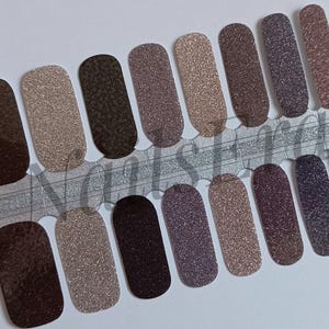 Pegatinas para uñas con paleta de purpurina: fáciles de aplicar