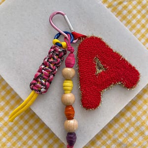 Dije de letra para bolso hecho a mano, 5 unidades, rojo - Dijes para saco de boxeo - Dije de letra roja - Accesorios para bolsos