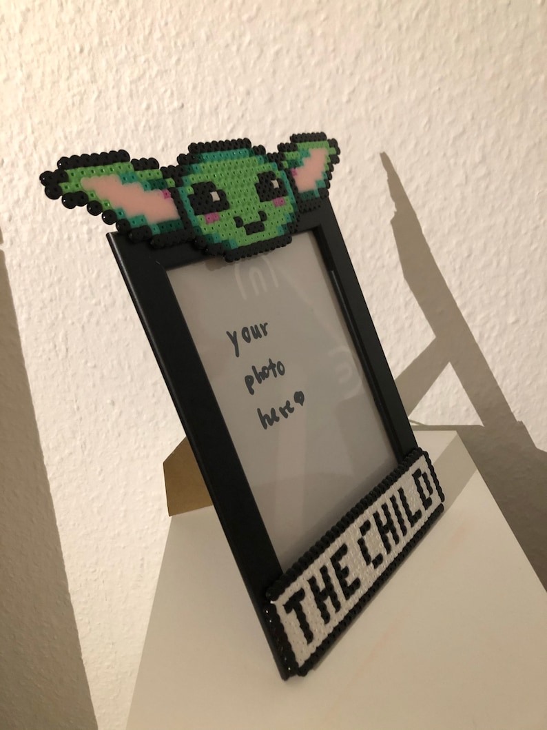 frame with baby Yoda Grogu by The Mandalorian from ironing beads Personalizable Star Wars The Child picture frame for children/'s photos
