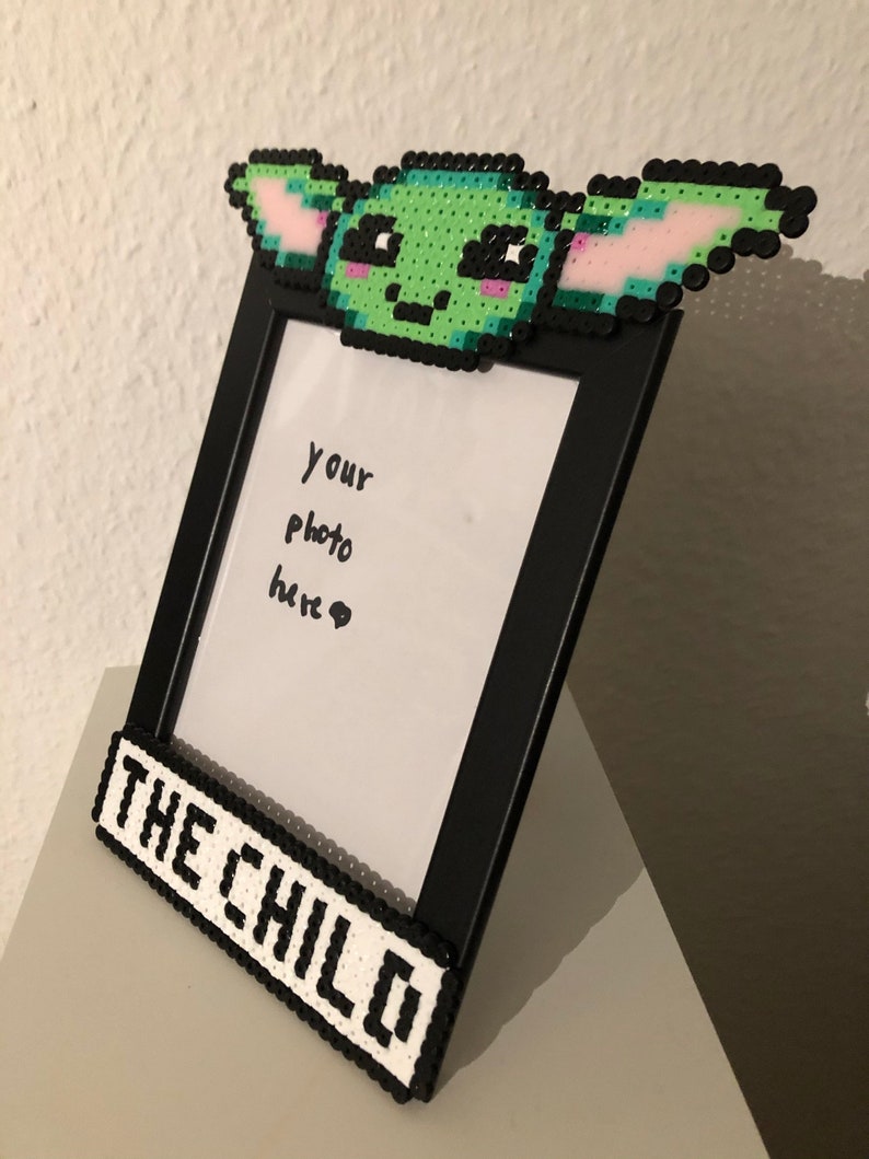frame with baby Yoda Grogu by The Mandalorian from ironing beads Personalizable Star Wars The Child picture frame for children/'s photos