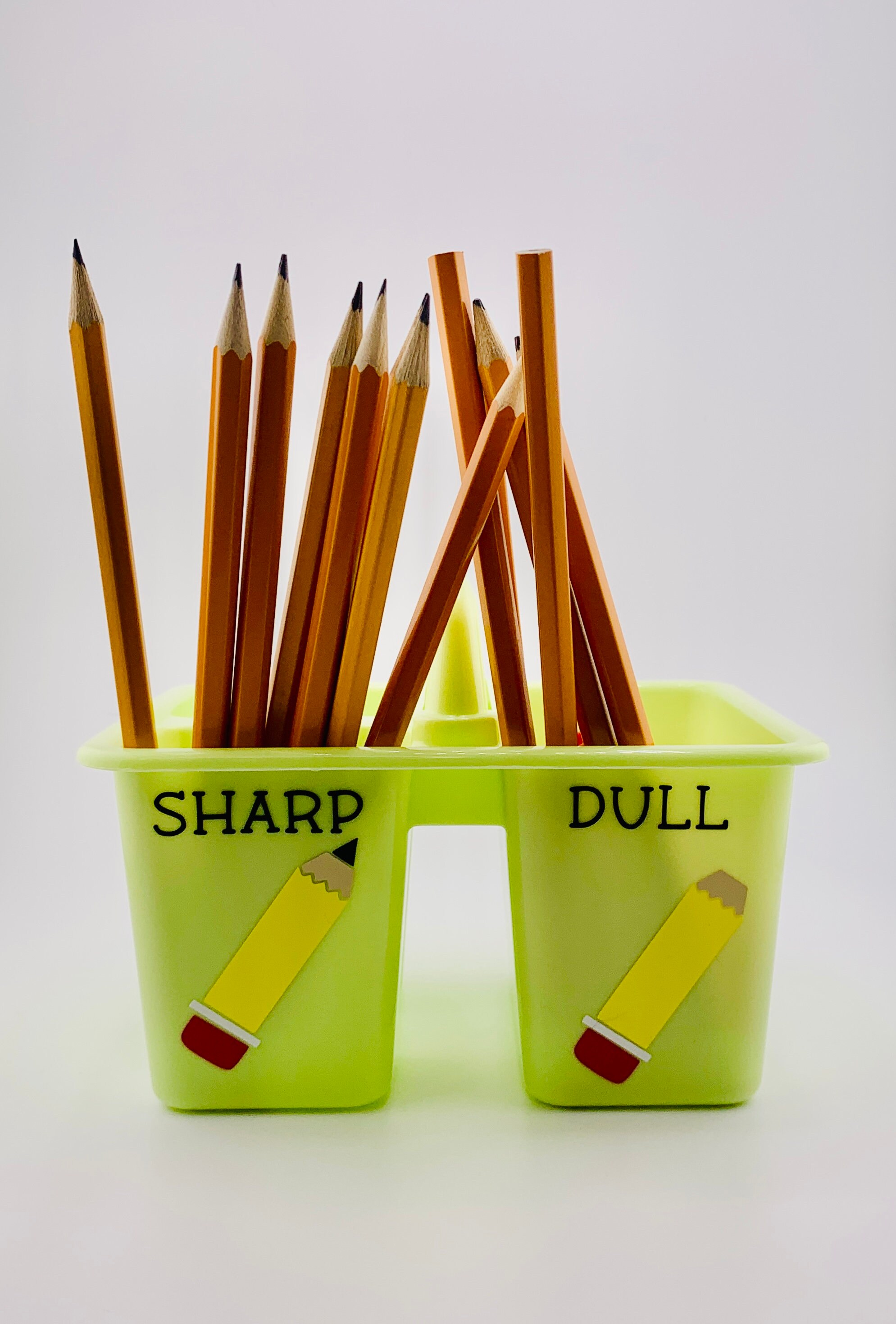  NILZA Sharp-Dull Pencil Holder,Pencil Shaped Pen Holder,Funny  Pencil Storage Organizer Pencil Container Dispenser,Pencil Holder for  Primary School Teachers Desk Gifts (Color : Green, Size : One Size) :  Office Products