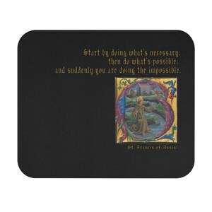 Inspirierende Mauspad - Franziskus von Assisi Zitat, Bürodekoration, Geschenk für Mitarbeiter, motivierendes Schreibtischzubehör, Geschenk für das Home Office