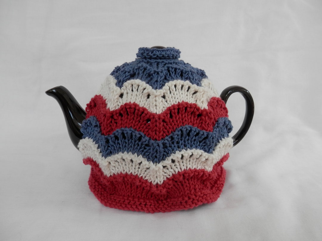 Jubilee Tea Cosy for a Medium 4 Cup Pot. Vintage Style Lace. Hand