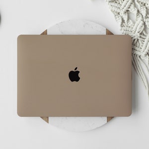 Nouvelle coque de protection rigide marron confortable pour Mac, nom personnalisé pour Macbook Air 11/13 Pro13/14/15/16 2008-2021 12 pouces A2681