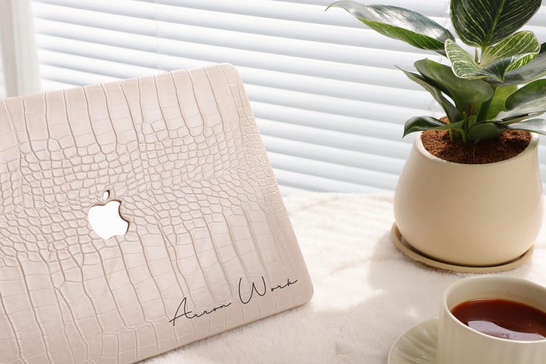 Almond Latte Crocodile Texture MacBook Case: Personalized Protective Leather image 5