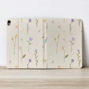 Beige Floral Art Personalized Initials iPad Case, For iPad 8/9th Air 4 Air 5 iPad Pro 2020 10.2 inch 12.9 Pro 11 10.9 10.5 Cover