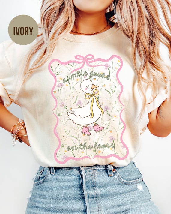 Auntie Goose Shirt, Comfort Colors® Shirt,Auntie Sweatshirt,New Aunt Gift,Pregnancy Announcement For Aunt, Silly Goose Tee, Gift for Aunts.