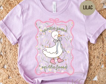 Auntie Goose Shirt, Vintage Coquette Shirt,Auntie Sweatshirt,New Aunt Gift,Pregnancy Announcement For Aunt, Silly Goose Tee, Gift for Aunts.