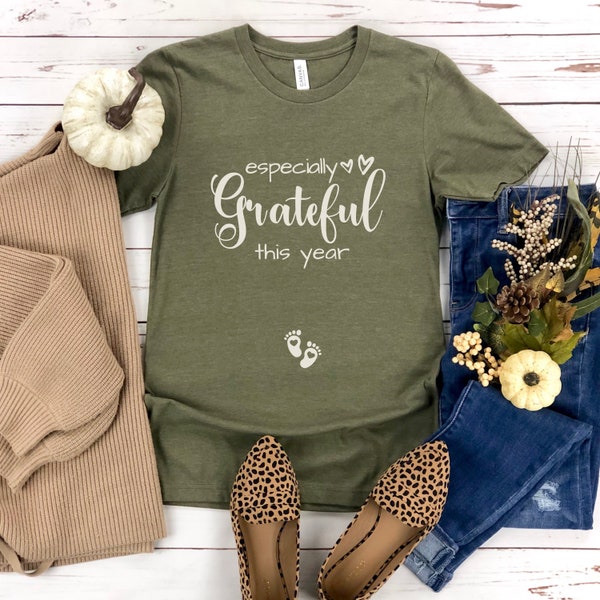 Thanksgiving pregnancy announcement shirt, Mom to be Fall Thanksgiving T-shirt, Baby Reveal shirt, Baby feet pumpkin tee, Maternity tshirt.
