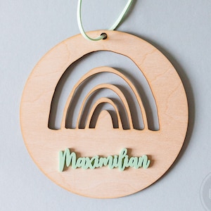 Personalised wooden sign with acrylic name, wooden sign with engraving name plate, desired name, child, rainbow, gift 15 x 15 cm