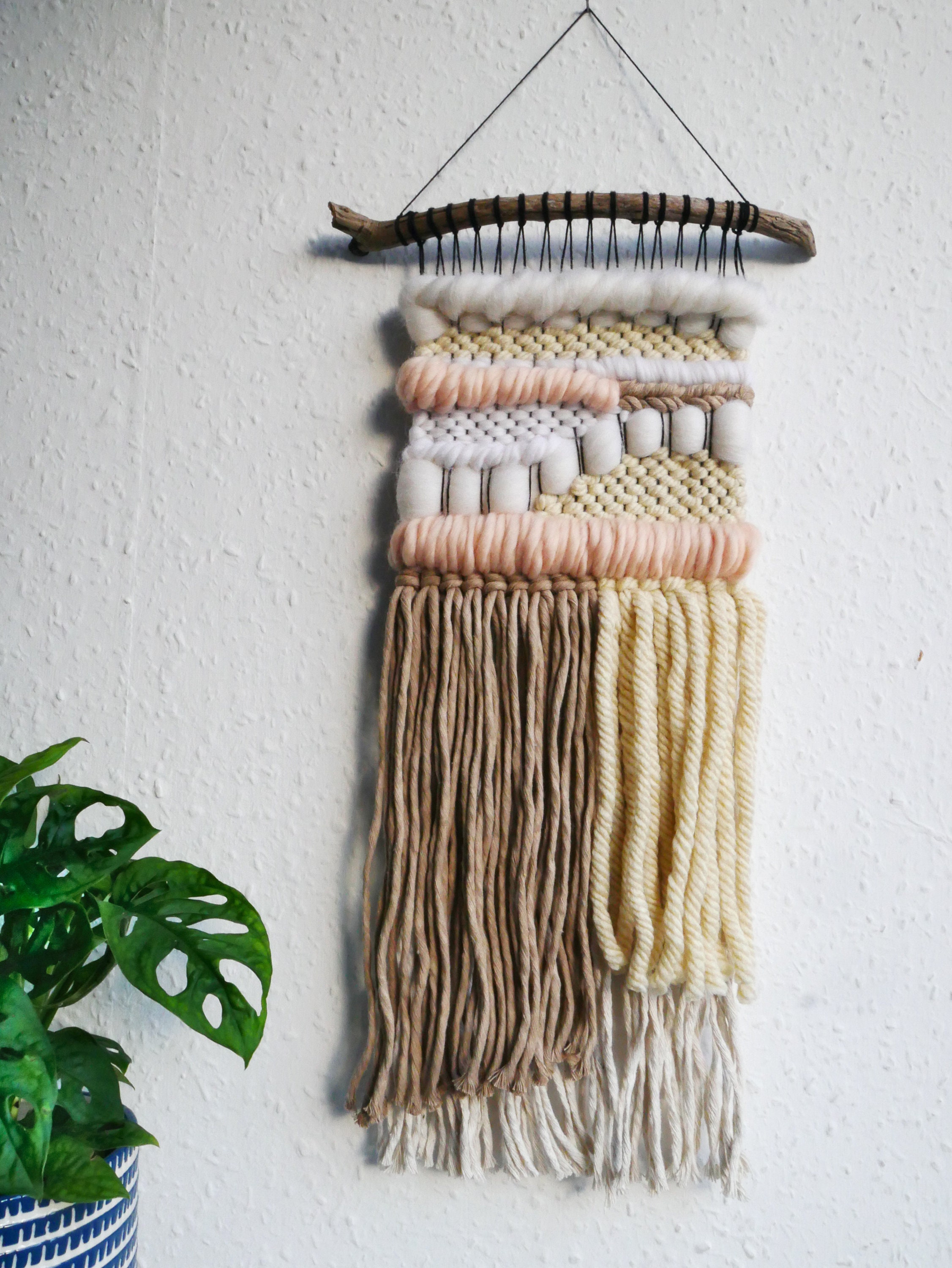 Woven Floral Wall Hanging autumn colours  Weaving loom projects, Handwoven  tapestry, Macrame patterns tutorials