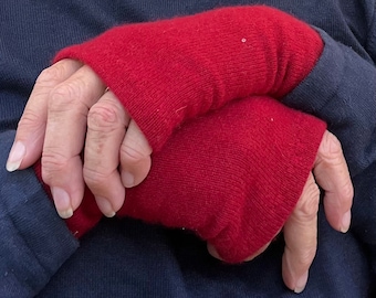 Guantes/calentadores de muñeca Rich Red 100% Cashmere sin dedos, prendas de punto recicladas listas para enviar. Varios tamaños y longitudes.