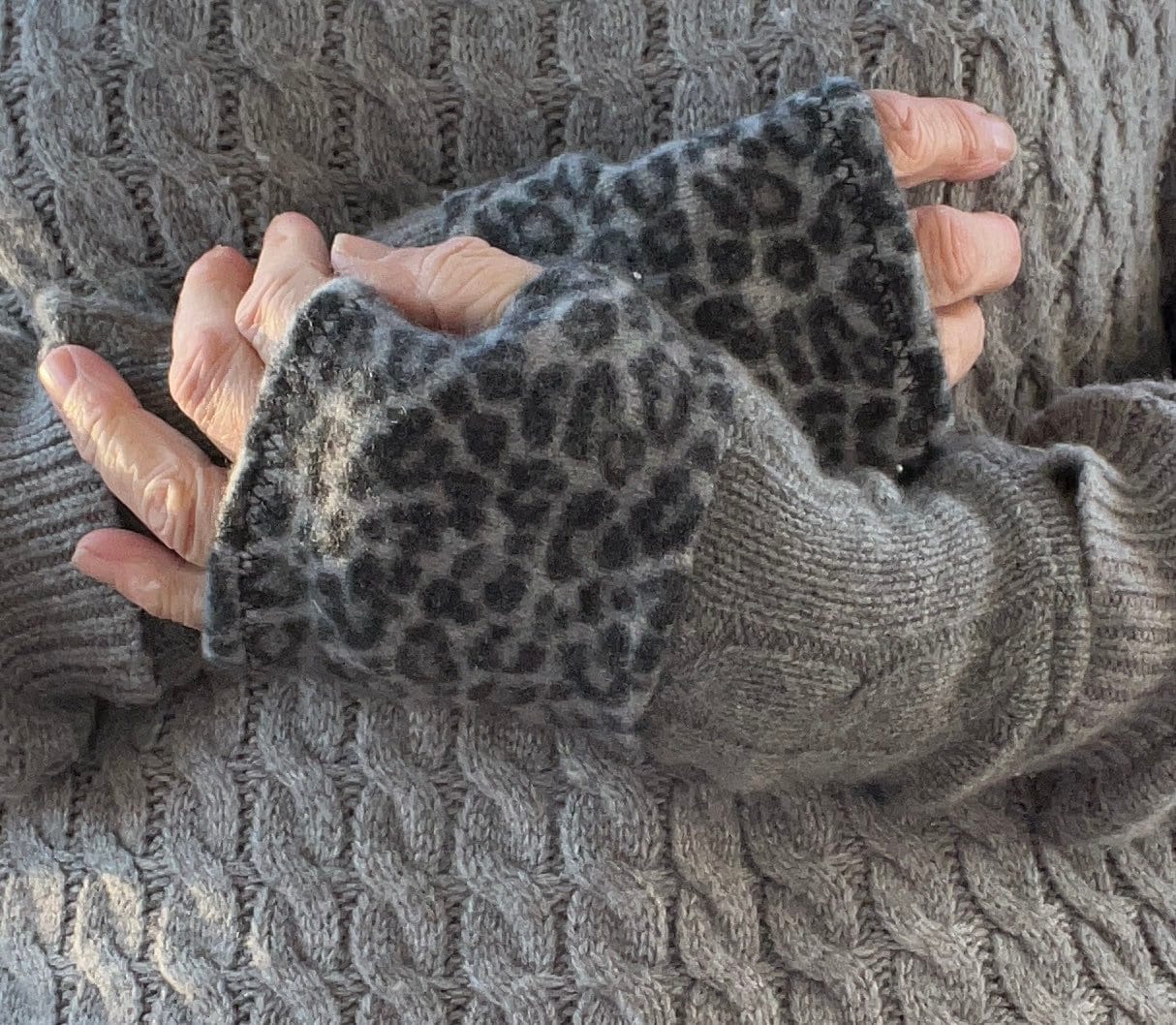 Black and Grey Animal Print 100% Cashmere Fingerless - Etsy Black and Grey Animal Print 100% Cashmere Fingerless - Etsy
