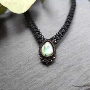 Labradorite healing crystal choker, Labradorite wedding jewelry gift, Labradorite birthday necklace, nature Crystal labradorite jewelry gift