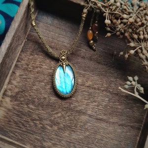 Ras de cou labradorite, collier labradorite, bijoux labradorite, collier macramé labradorite, bijoux labradorite cristal, cadeau labradorite