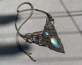 Gargantilla de macramé con labradorita y cristales ajustables