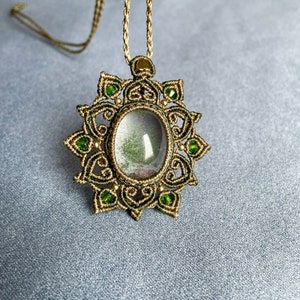 Rare green Ghost Phantom necklace, Quartz Crystal Specimen Macrame Necklace, green Crystal Pendant,Energy Crystals macrame necklaces