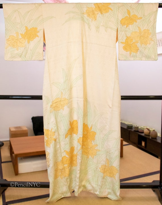 Vintage Embroidered Houmongi Kimono: Iris - image 4