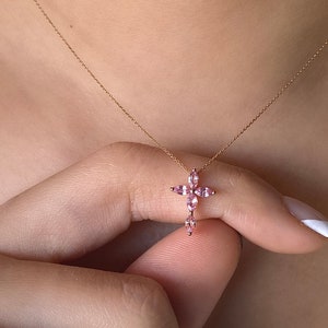 14K roségouden kruisketting met roze saffier, geboortesteen van september
