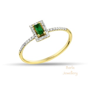 Emerald Ring, Baguette Emerald and Diamond Ring, 14k Gold Minimalist Emerald Ring, Stacking Emerald Ring, Emerald Jewelry, May Birthstone
