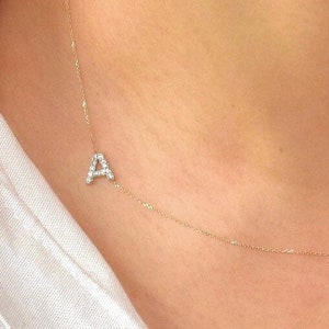 Collier lettre diamant, collier initiale, collier initiale latérale, collier monogramme, collier monogramme personnalisé, bijoux personnalisés