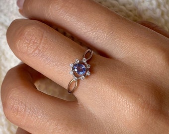 14k White Gold Oval Sapphire Ring with Diamond Accent