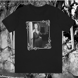 VAMPIRA Shirt - UNISEX Short Sleeve Tee, Maila Nurmi, Horror Icon, Elvira, Gift Idea