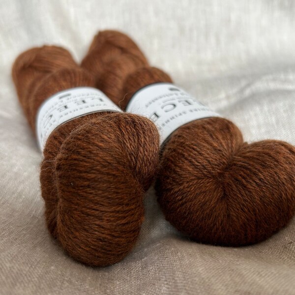 Bluefaced Leicester Fleece DK von West Yorkshire Spinners (100g/225m, Umber/1037)