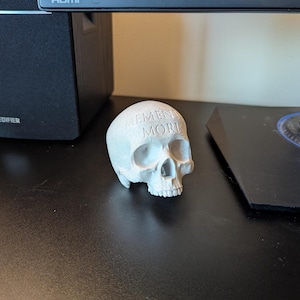 Memento Mori-skalle Stoicismdekor | Stoicismgåva | Minns döden | Stoisk dekoration | Heminredning | Skrivbordsdekor | Kontorsdekor bild 4