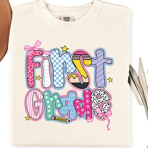 Camiseta para professor da primeira série Comfort Colors®, camiseta para professor da primeira série, camiseta da primeira série, camiseta da primeira série, escola primária, camiseta para professor