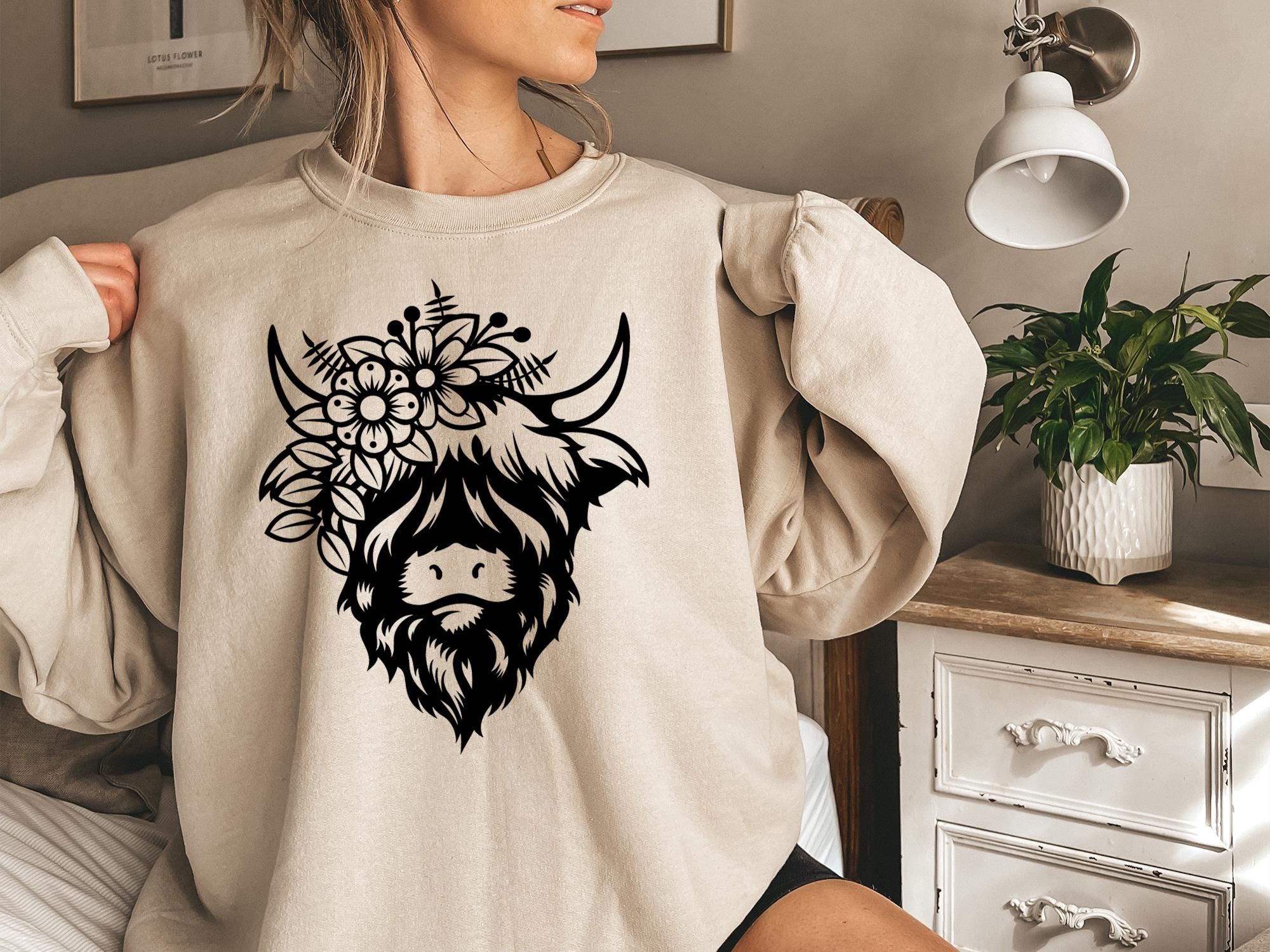 Highland Cow Sweatshirt, Highland Cow Crewneck, Cute Cow Hoodie, Western Crewneck, Highland Cow Shirt, Cow Gifts, Cow Shirt