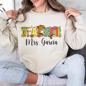 Custom Teacher sweatshirt Personalized Maestra Gift Back to school Spanish teacher gift Mexican flower Maestra floral sweater bilingual gift