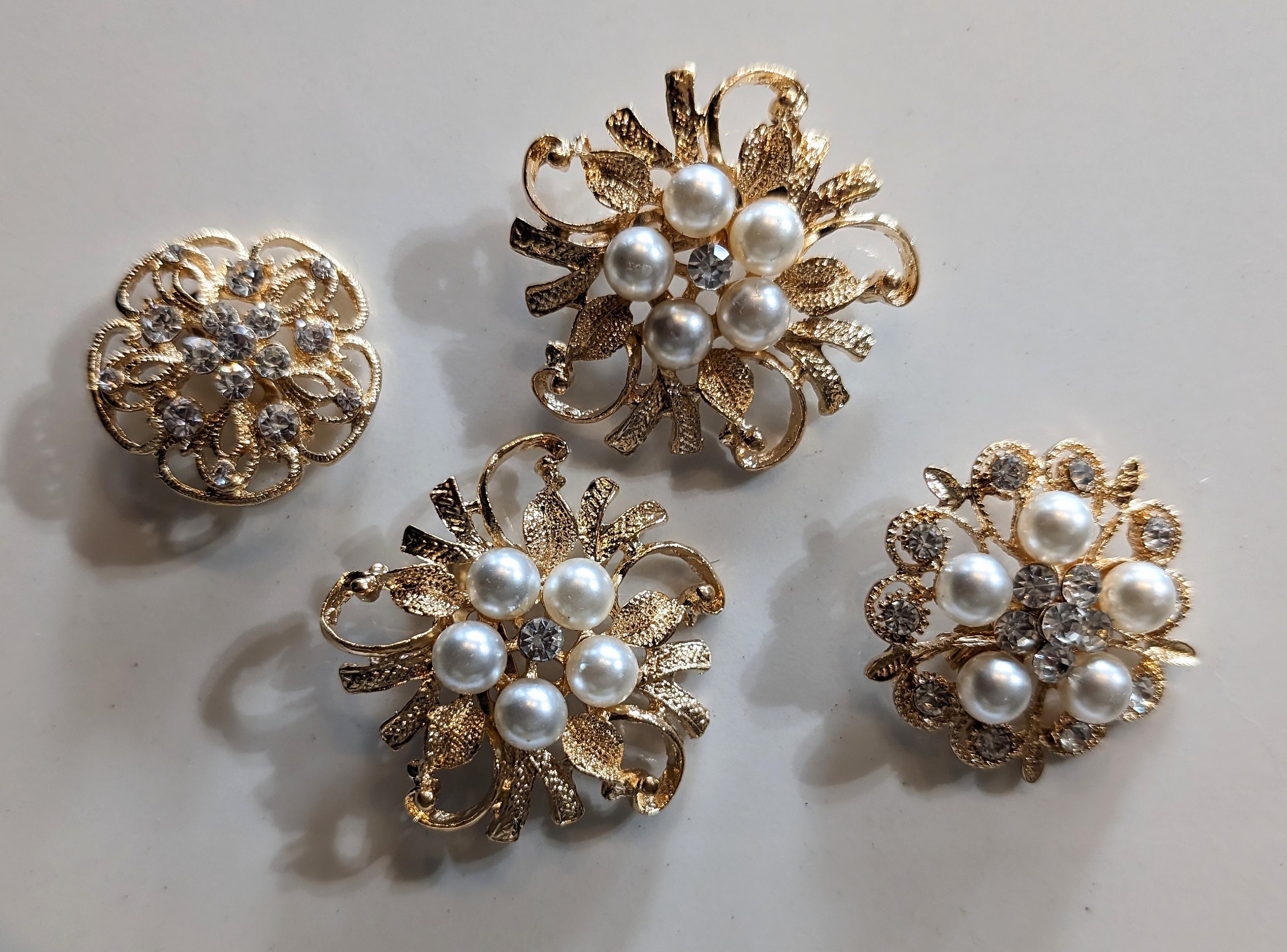 Spilla Da Lapis Foglia Di Loto Con Perle E Strass | Accessorio Elegante Per Donne | Regalo - Foto 2