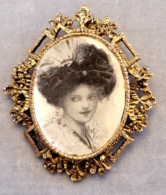 Victorian Portrait, Gold Metal Pin, Ornate Oval B… - image 1