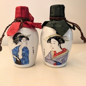 Pair, Vintage Sake Bottles, Vintage Geisha, Vintage Japanese, Vintage Porcelain, Vintage Pottery, Tokkuri Ceramic Art, Antique Bar Decor