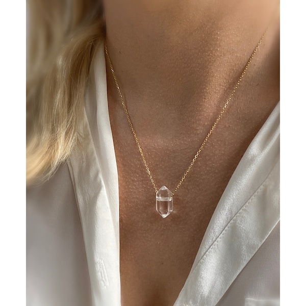 Clear Quartz 14kt Gold Filled Necklace. Delicate Clear Quartz Pendant. Healing Quartz Pendant. Crystal Necklace. Christmas Gift for Her.