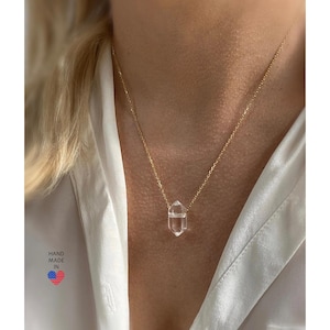 Clear Quartz 14kt Gold Filled Necklace, Delicate Clear Quartz Pendant, Crystal Jewelry, April Birthstone Necklace, Minimalist Jewelry