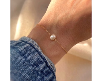 Pearl Bracelet. Gold Filled Pearl Bracelet. Gold Filled Bracelet. Pearl Jewelry. June Birthstone. Gold Filled Jewelry.