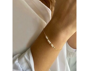 Freshwater Pearl Gold Filled Bracelet. Pearl Jewelry. June Birthstone. Bridal Bracelet.Beaded Bracelet. Birthstone Bracelet. Dainty Bracelet