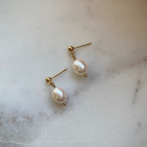 18kt Gold Plated Sterling Silver Freshwater Pearl Stud Earrings