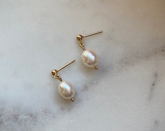 18kt Gold Plated Sterling Silver Freshwater Pearl Stud Earrings