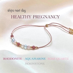 Bransoletka z kryształkami Healthy Pregnancy & Delivery. Wsparcie w ciąży. Prezent dla przyszłej mamy. Kamień księżycowy, akwamaryn, kwarc różowy, kryształy rodonitu.