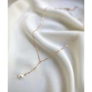 Pearl Lariat Gold Filled Necklace. Paperclip Pearl Necklace. Pearl Drop Necklace. Delicate Y Necklace. Christmas Gift for Her