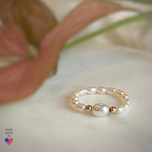 Freshwater Pearl Ring, Beaded Ring,, Stretchy Ring, Stackable Ring Pearl Ring, Elastic Ring, June Birthstone Ring, Delicate Adjustable Ring