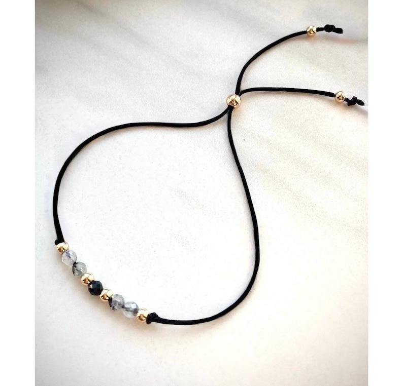 Pulsera de cordón de turmalina negra y piedra lunar, ajustable. imagen 2