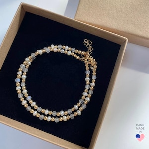 Pulseira delicada de pérolas e pedra da lua, banhada a ouro 14k ou prata de lei, joia de cristal para usar em conjunto.