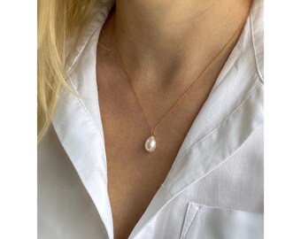 ネックレス・ペンダント Logo Pearl Embellished Necklace il_340x270.3031784998_qu70.jpg