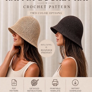 Può includere: Immagine di un modello all'uncinetto per cappello a secchiello in rafia. L'immagine mostra due cappelli, uno beige e uno marrone scuro. Il testo include "Raffia Bucket Hat Crochet Pattern", "Due opzioni di colore" e "Adatto ai principianti". La parte inferiore dell'immagine dice "Crea il tuo cappello estivo perfetto".