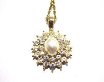 Vintage Gold Tone Pearl & White Rhinestones Necklace